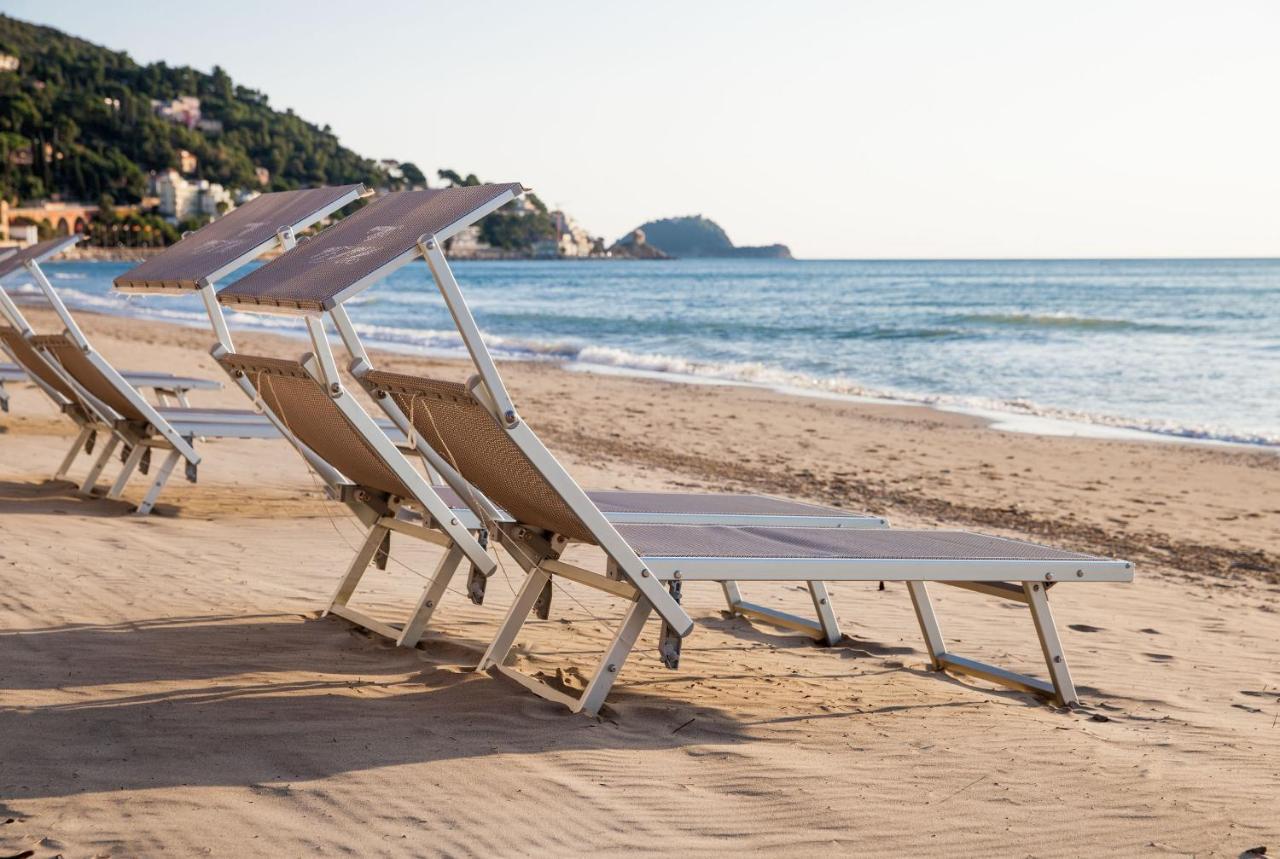 Hotel Lido Alassio Kültér fotó